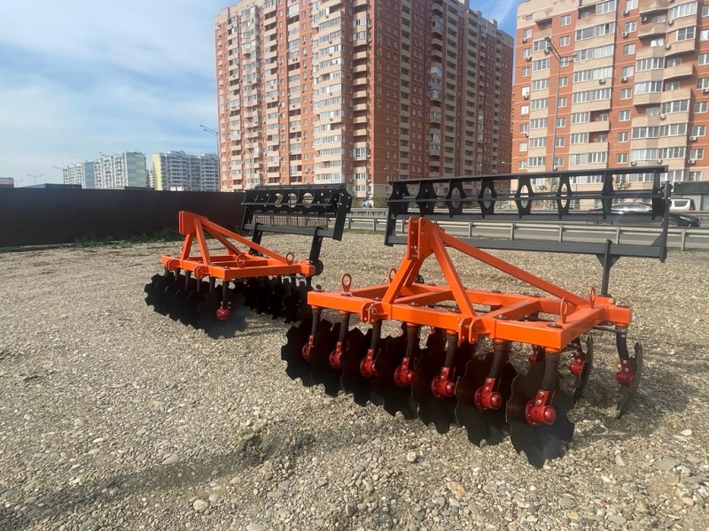 Борона дисковая навесная БДН 2,4х2Н, 14 рабочих органов Борона дисковая навесная БДН 2,4х2Н, 14 рабочих органов