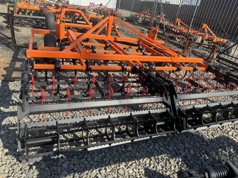 Культиватор прицепной КПУ - 4П 2Б, 23 рабочих органов Культиватор прицепной КПУ - 4П 2Б, 23 рабочих органов