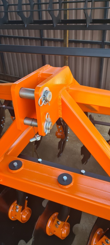 Борона дисковая навесная БДН 3,6х2Н, 24 рабочих органа Борона дисковая навесная БДН 3,6х2Н, 24 рабочих органа