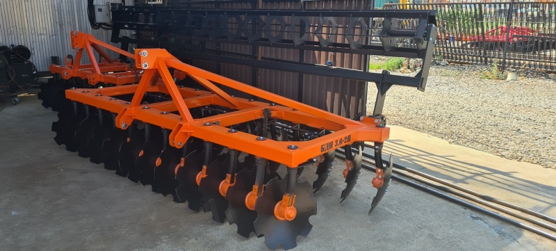 Борона дисковая навесная БДН 3,6х2Н, 24 рабочих органа Борона дисковая навесная БДН 3,6х2Н, 24 рабочих органа