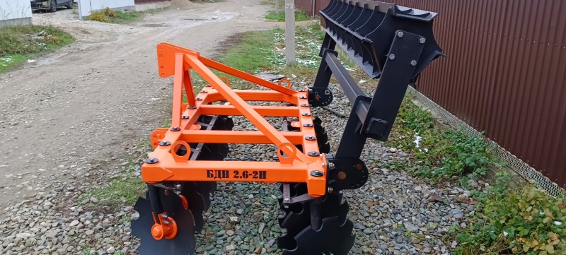 Борона дисковая навесная БДН 2,6х2Н, 16 рабочих органов Борона дисковая навесная БДН 2,6х2Н, 16 рабочих органов