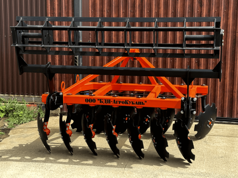 Борона дисковая навесная БДН 2,4х2Н, 14 рабочих органов Борона дисковая навесная БДН 2,4х2Н, 14 рабочих органов