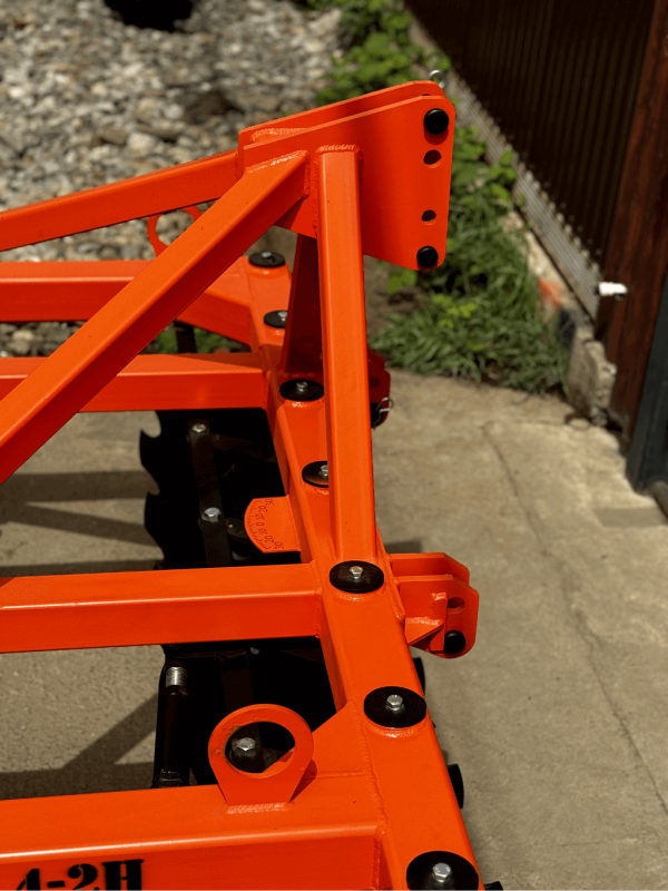 Борона дисковая навесная БДН 2,4х2Н, 14 рабочих органов Борона дисковая навесная БДН 2,4х2Н, 14 рабочих органов