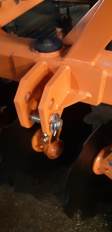 Борона дисковая навесная БДН 2,4х2Н, 14 рабочих органов Борона дисковая навесная БДН 2,4х2Н, 14 рабочих органов